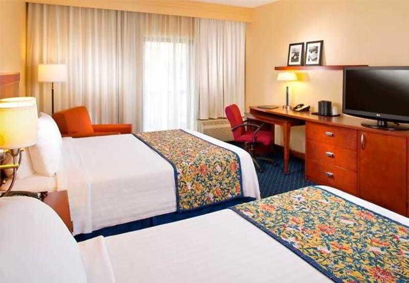 Hotel Courtyard By Marriott Memphis Airport Extérieur photo