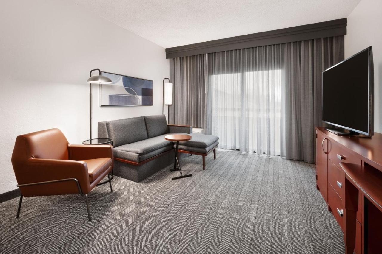 Hotel Courtyard By Marriott Memphis Airport Extérieur photo