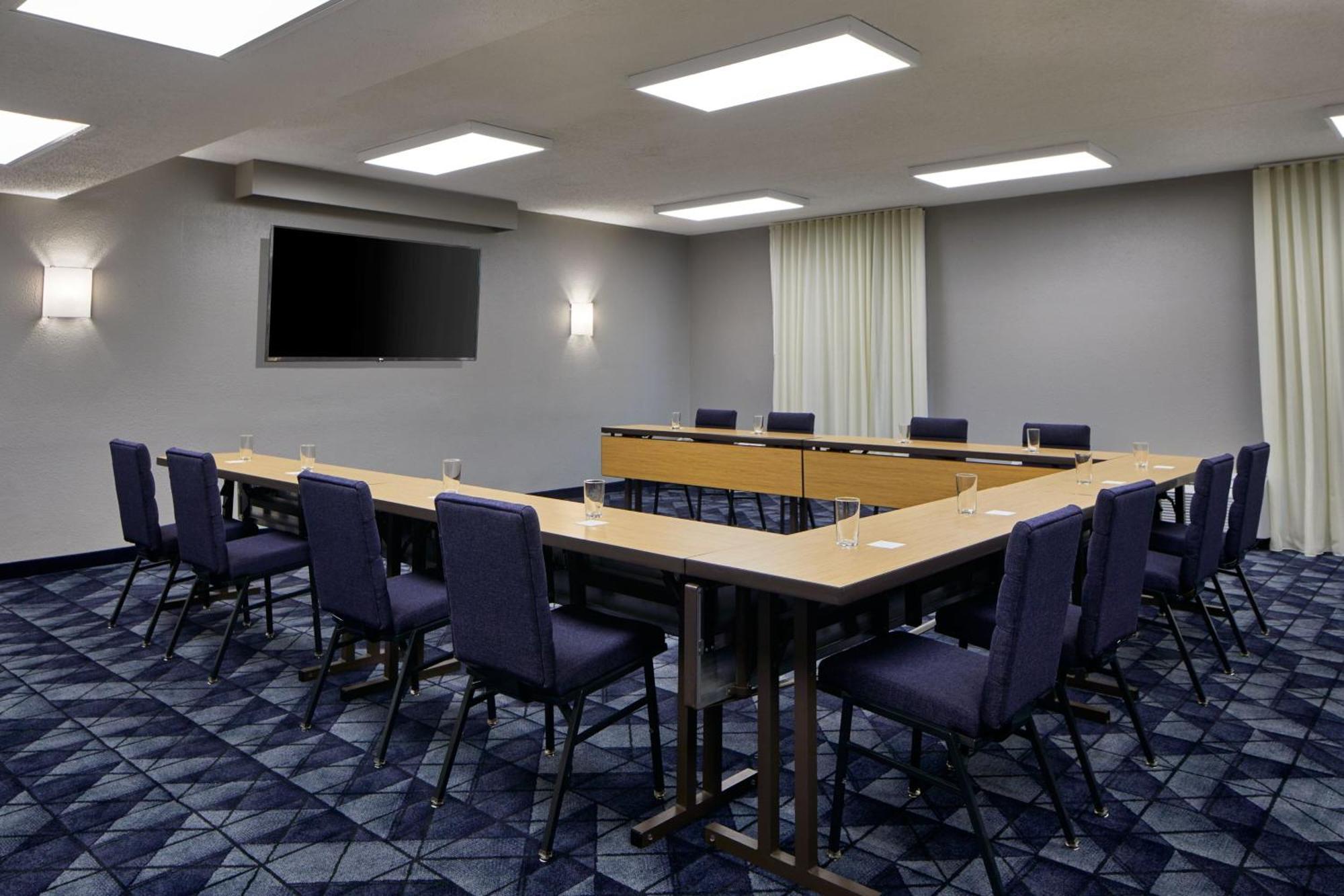 Hotel Courtyard By Marriott Memphis Airport Extérieur photo