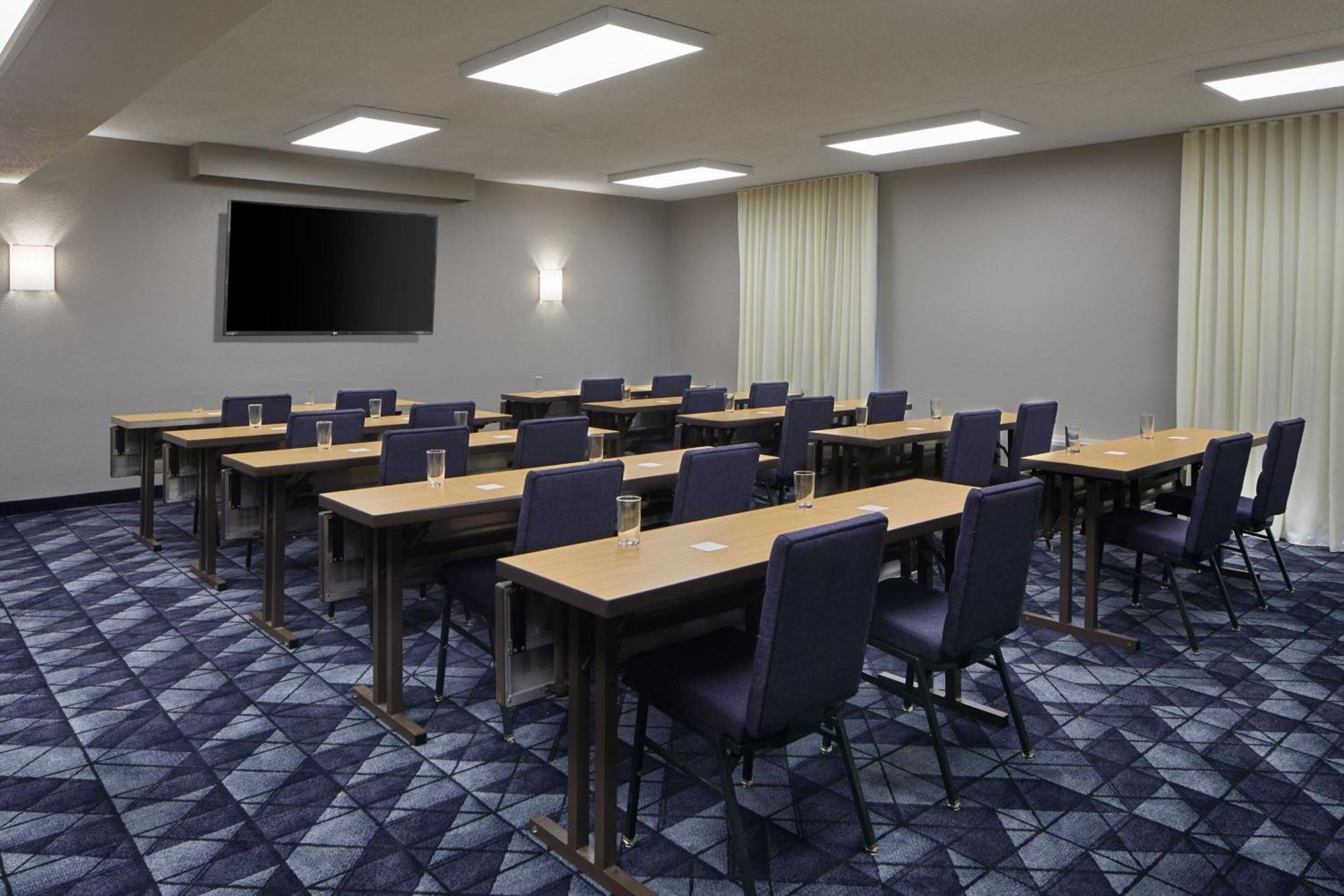 Hotel Courtyard By Marriott Memphis Airport Extérieur photo