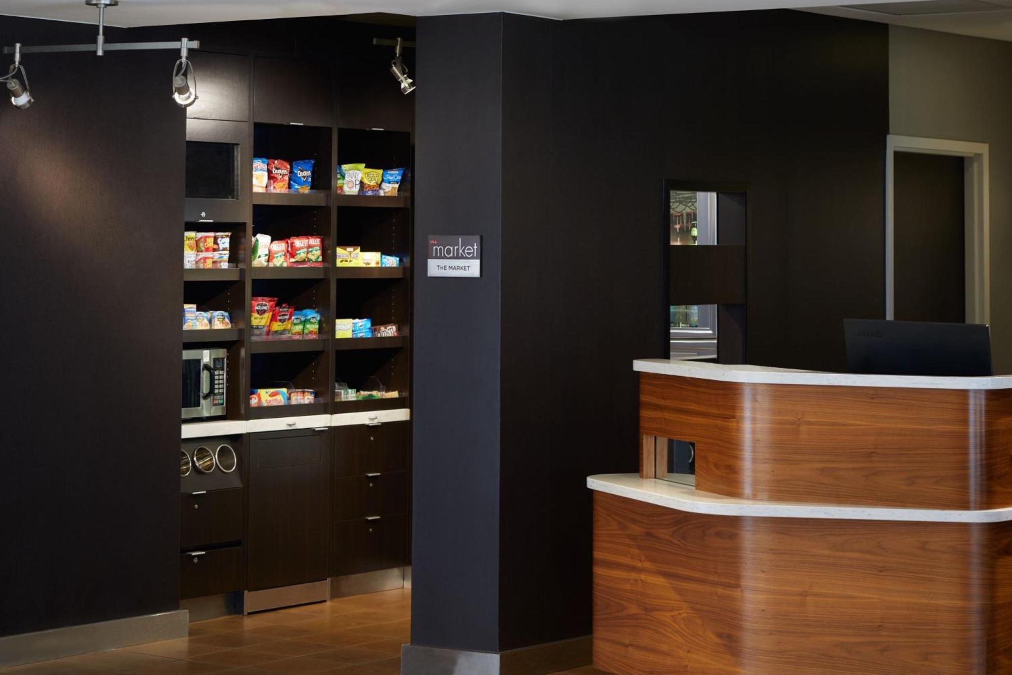Hotel Courtyard By Marriott Memphis Airport Extérieur photo