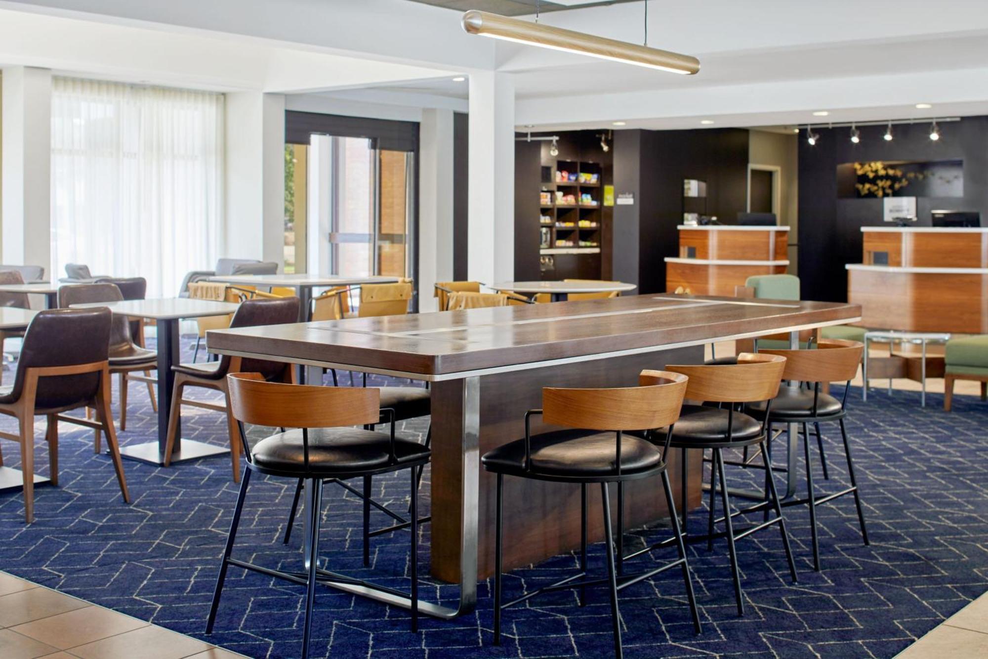 Hotel Courtyard By Marriott Memphis Airport Extérieur photo