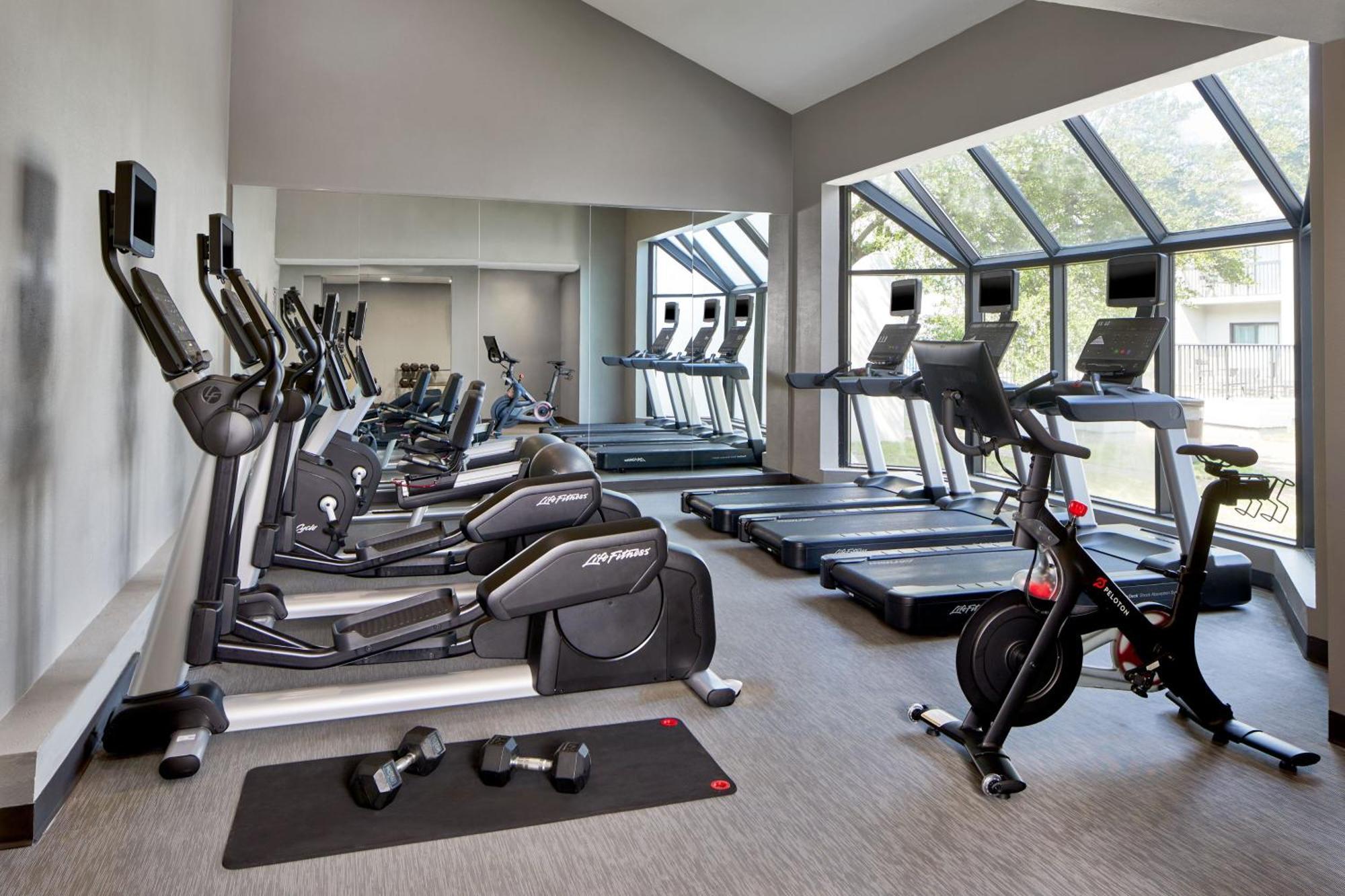 Hotel Courtyard By Marriott Memphis Airport Extérieur photo