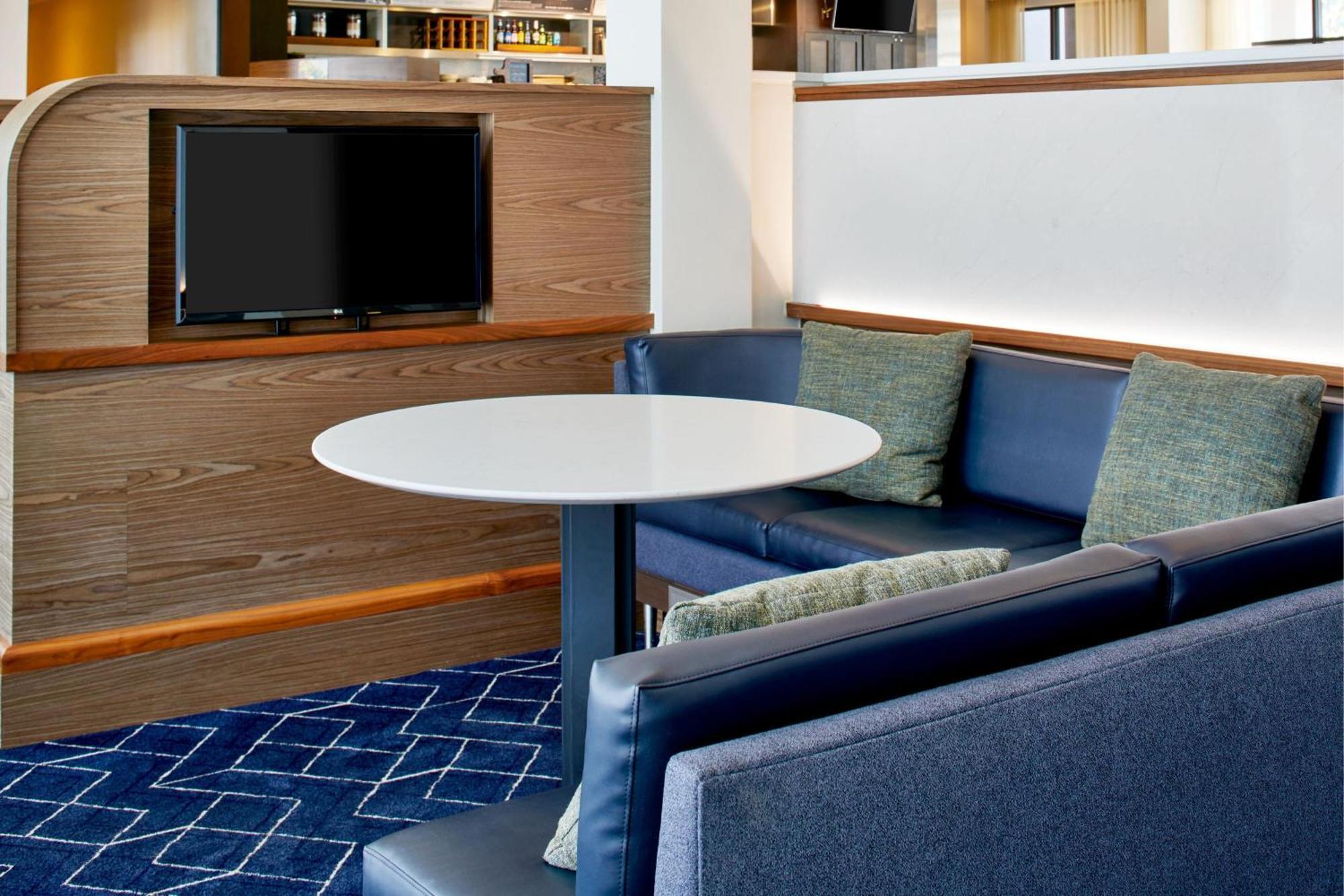 Hotel Courtyard By Marriott Memphis Airport Extérieur photo
