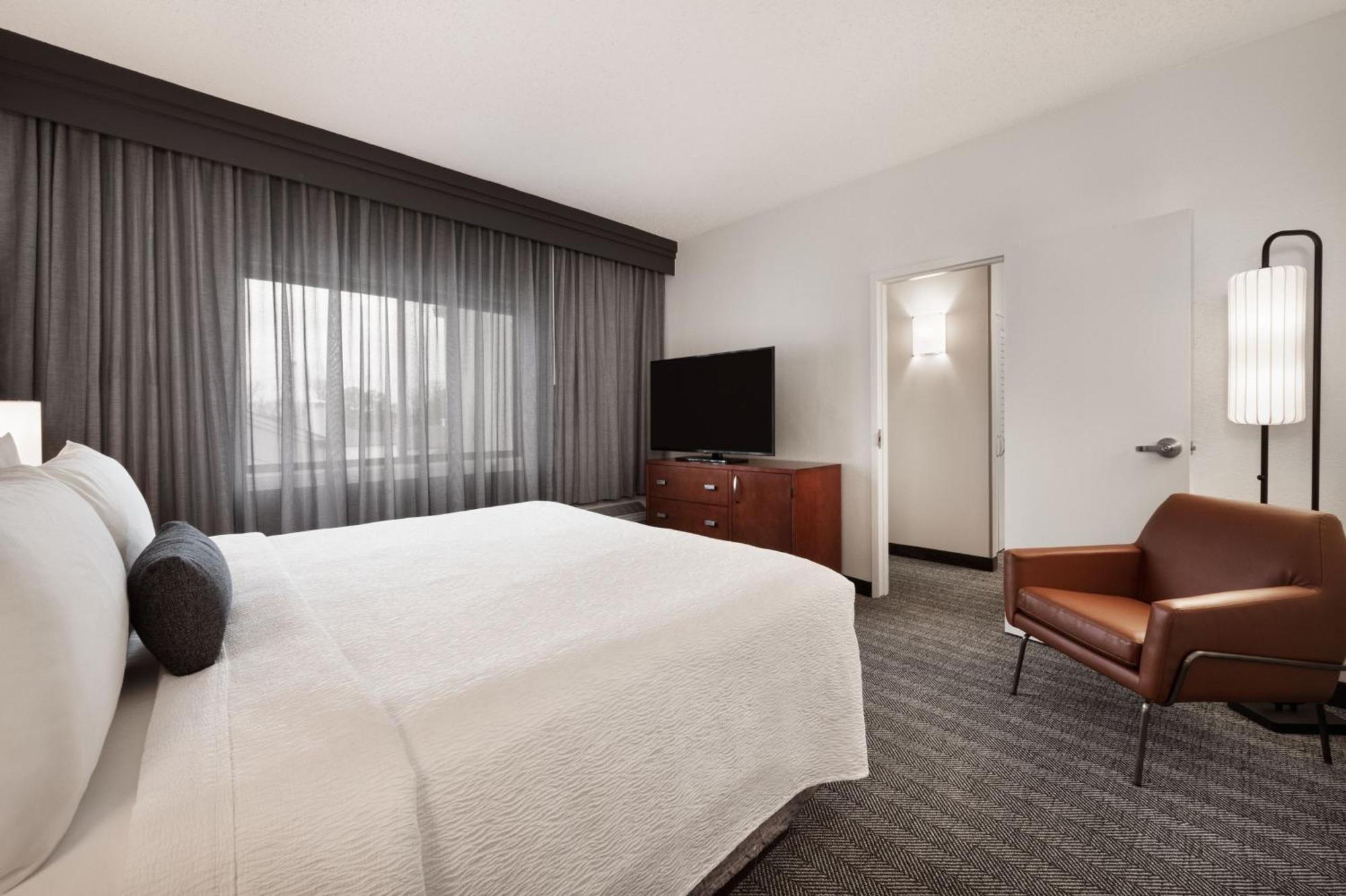Hotel Courtyard By Marriott Memphis Airport Extérieur photo