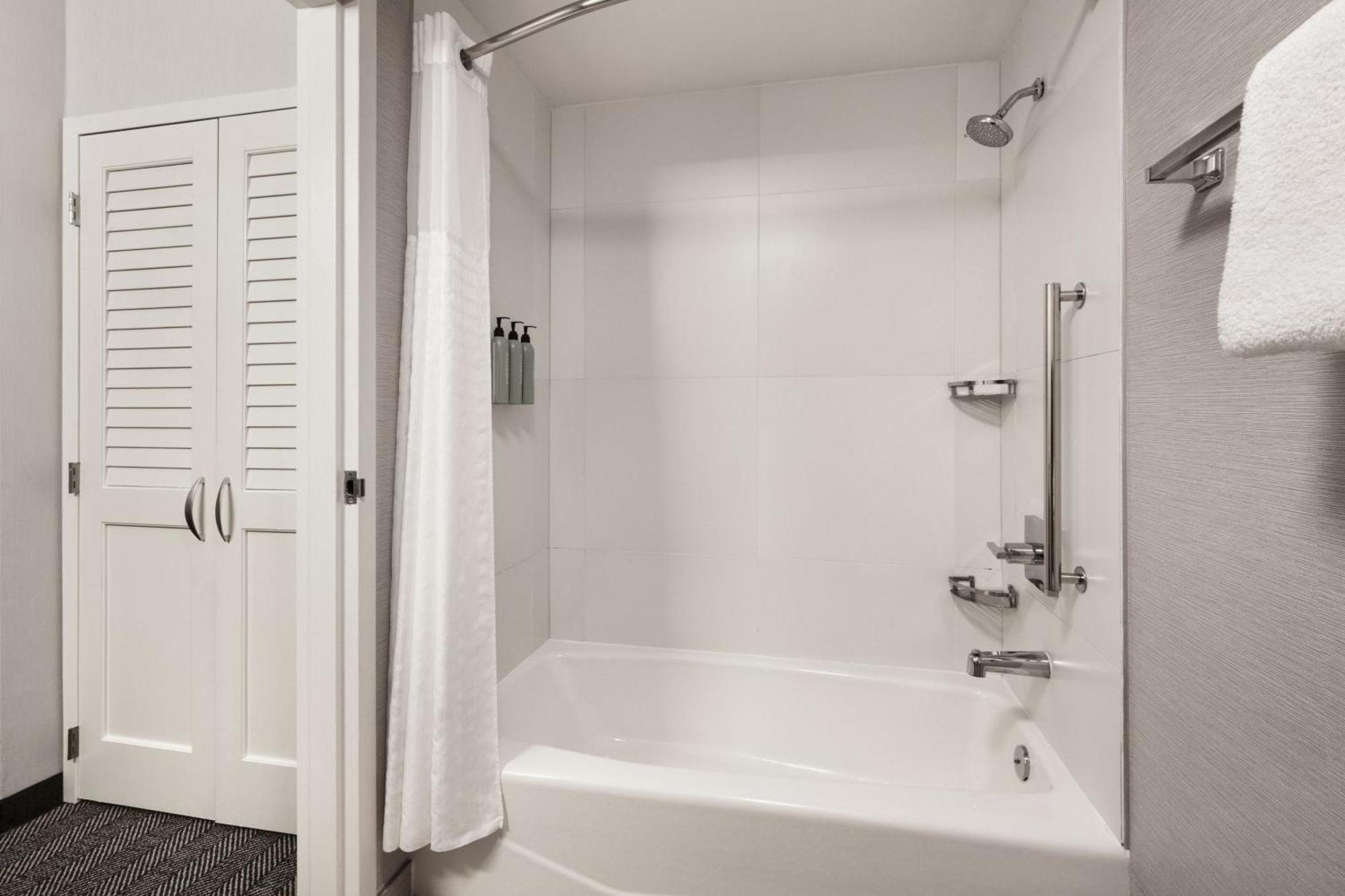Hotel Courtyard By Marriott Memphis Airport Extérieur photo