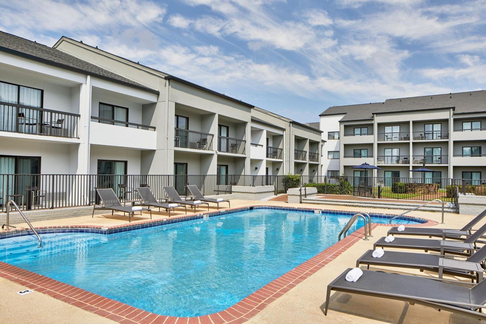 Hotel Courtyard By Marriott Memphis Airport Extérieur photo
